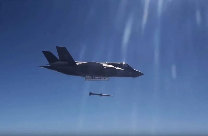 Р-33 ракета воздух-воздух. Р-37м рвв-бд. Российская р 37. Су-35 с р-37. Миг-31 р-37.