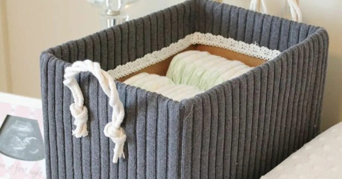 Декорируем коробки для хранения. Корзина для хранения из ткани. Коробочка из ткани для мелочей. Текстильная корзина для игрушек. Корзина для хранения из джута своими руками.