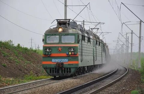 Поезд стоит на перегоне