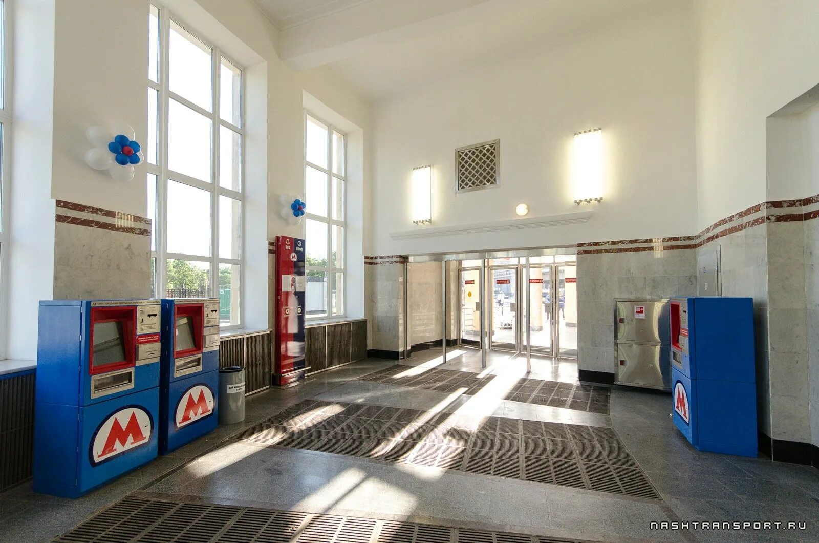 Метро спортивная северный вестибюль метро спортивная станция. Станция метро вднх северный вестибюль. Северный вестибюль станции. Калужская северный вестибюль. Северный вестибюль станции метро красные ворота.
