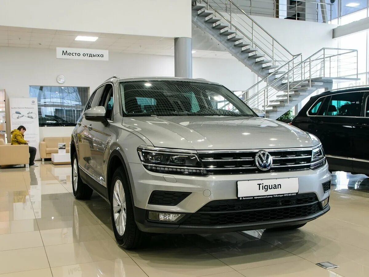 Фольксваген тигуан купить новый у дилера. Моделька Volkswagen Tiguan 2. 2306010 Tiguan. Тигуан дизель 2.0 140 л.с Фольксваген Туарег. Тигуан с московскими номерами.