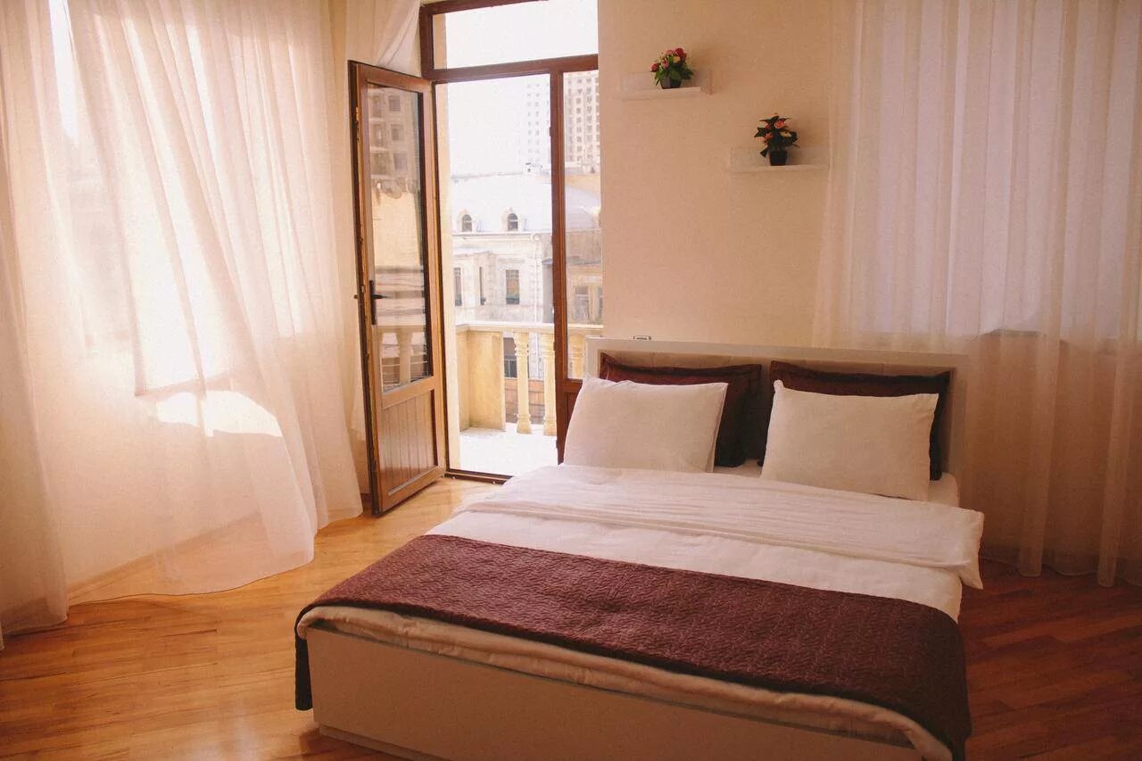 Азербайджан отели у моря. Квартира аренда баку. Жилье в азербайджане снять. Apartment 9 baku. Баку квартиры.