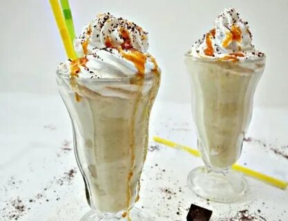 Молочный коктейль с бананом и мороженым
