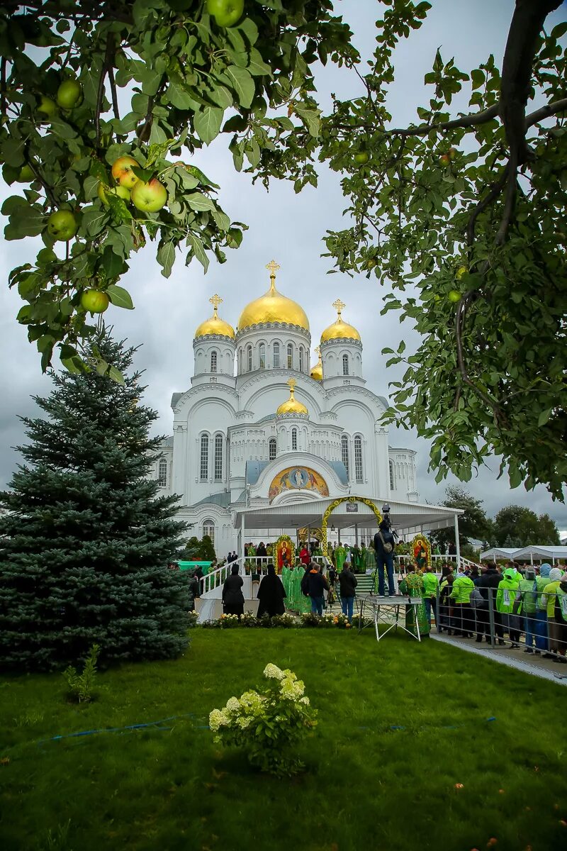 Сайт саровской монастыря. Дивеево Свято Троицкий монастырь.