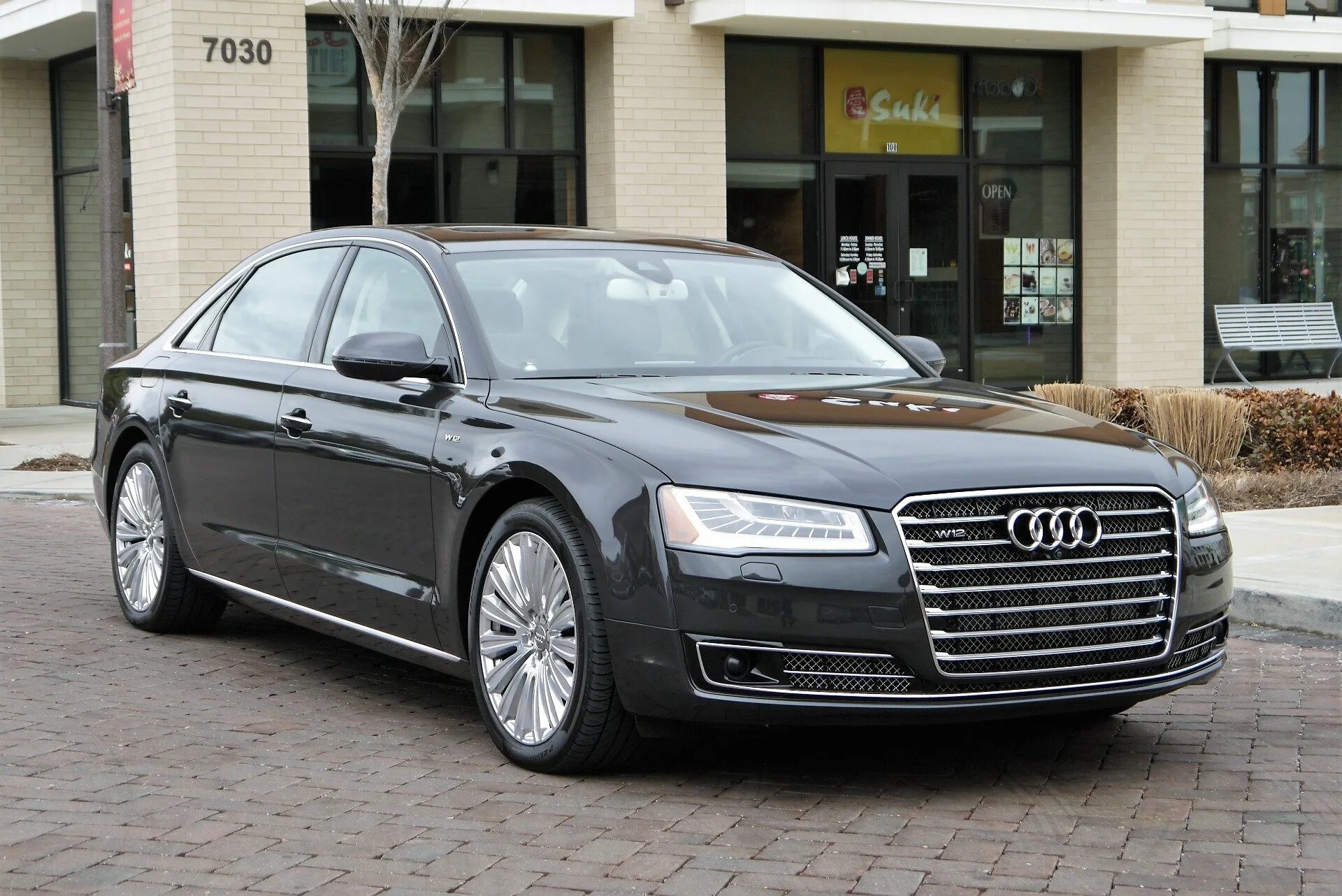 Audi a8 w12. Ауди а8 w12 quattro. Audi a8 long. Audi a8 long w12. Куплю ауди а8 в москве