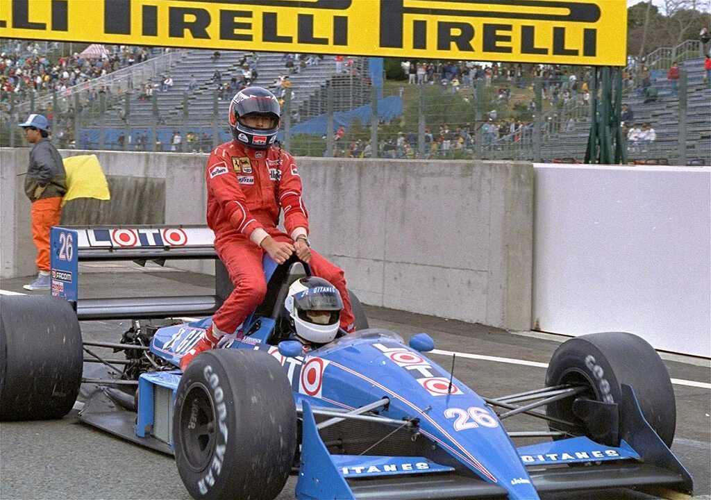 Нажать ф1. Болиды ф1 1980. Болиды ф1 1990. Formula 1 Grand prix. Лотус ф1 1978.