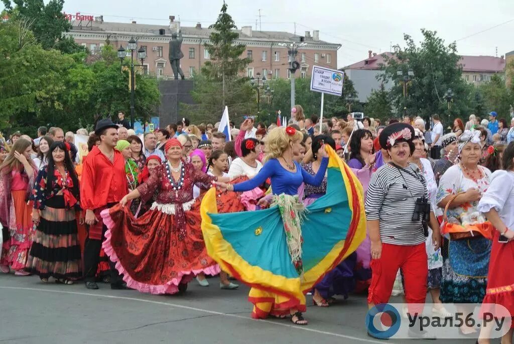 Население орска на 2024 год. Орск день города. Орск население. Город Орск население. Оренбург день города праздник.