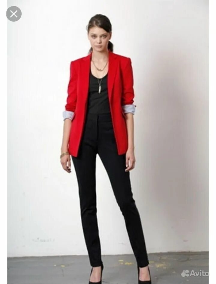 Красный пиджак женский. Жакет красный. Красный пиджак женский. Красно черный жакет. Красно черный жакет.