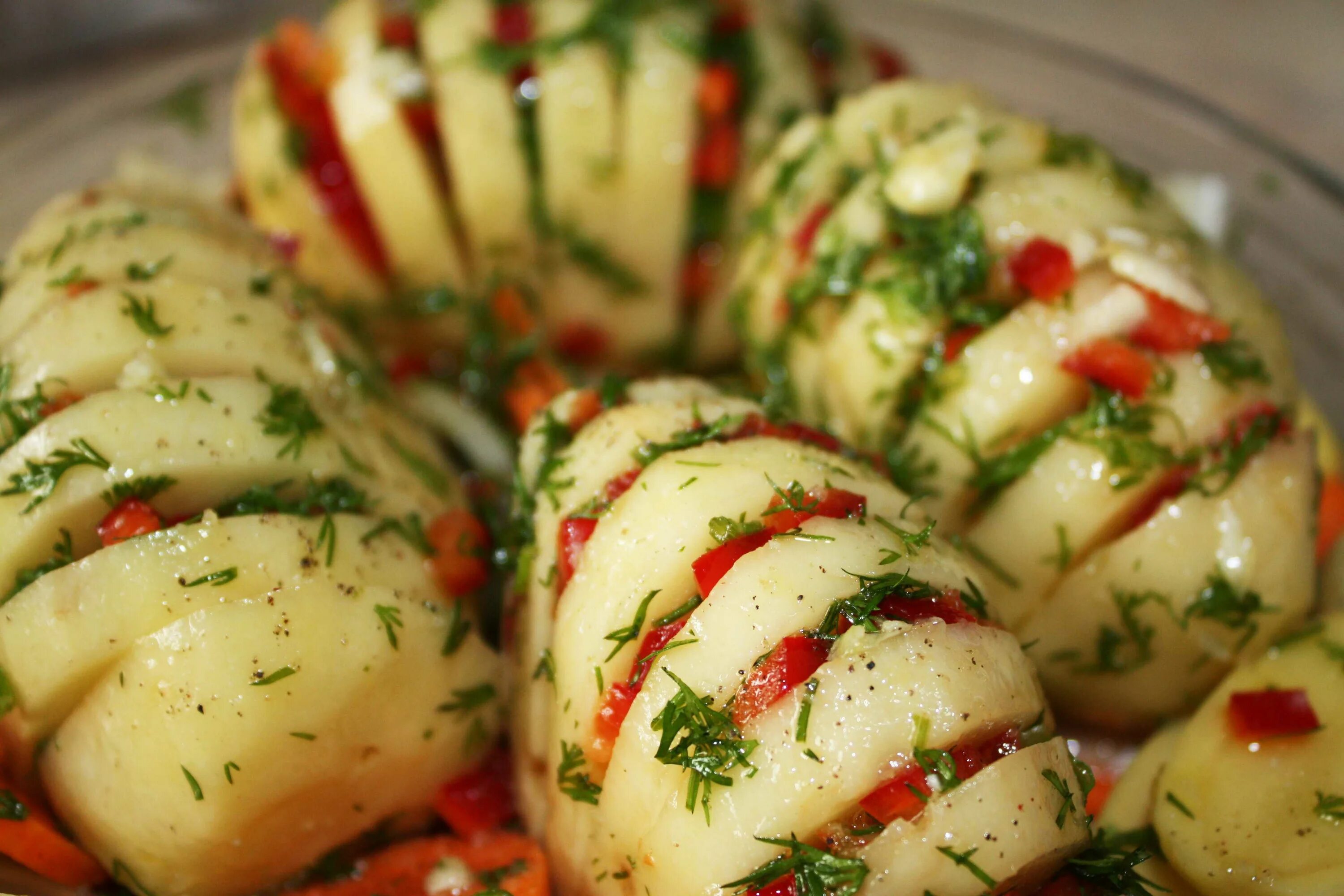 Рецепт вкусной картошки в духовке. Блюда из картофеля. Красивые блюда из картошки. Картофель на праздничный стол. Вкусная картошка на праздничный стол.