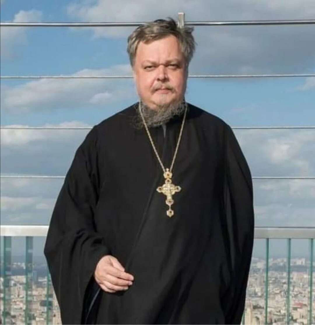 Протоиерей чаплин. Схиигумен сергий романов в келье. 1 ставший священник. Грозовский михаил вячеславович. Монах.