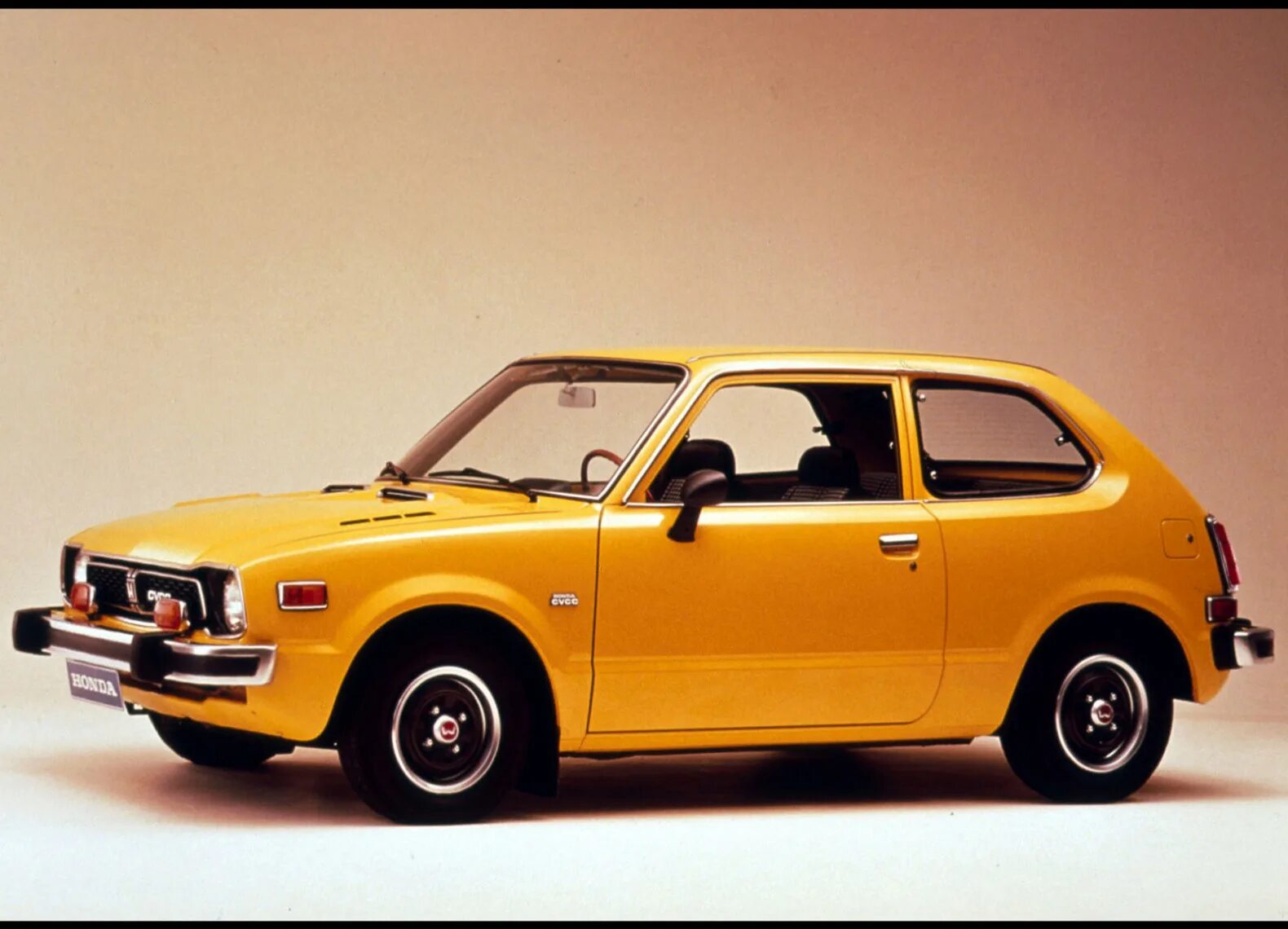 Honda civic 1983 hatchback. Хонда цивик 1 поколение. Honda 1975. Honda civic 1972. Honda civic 1 поколение.