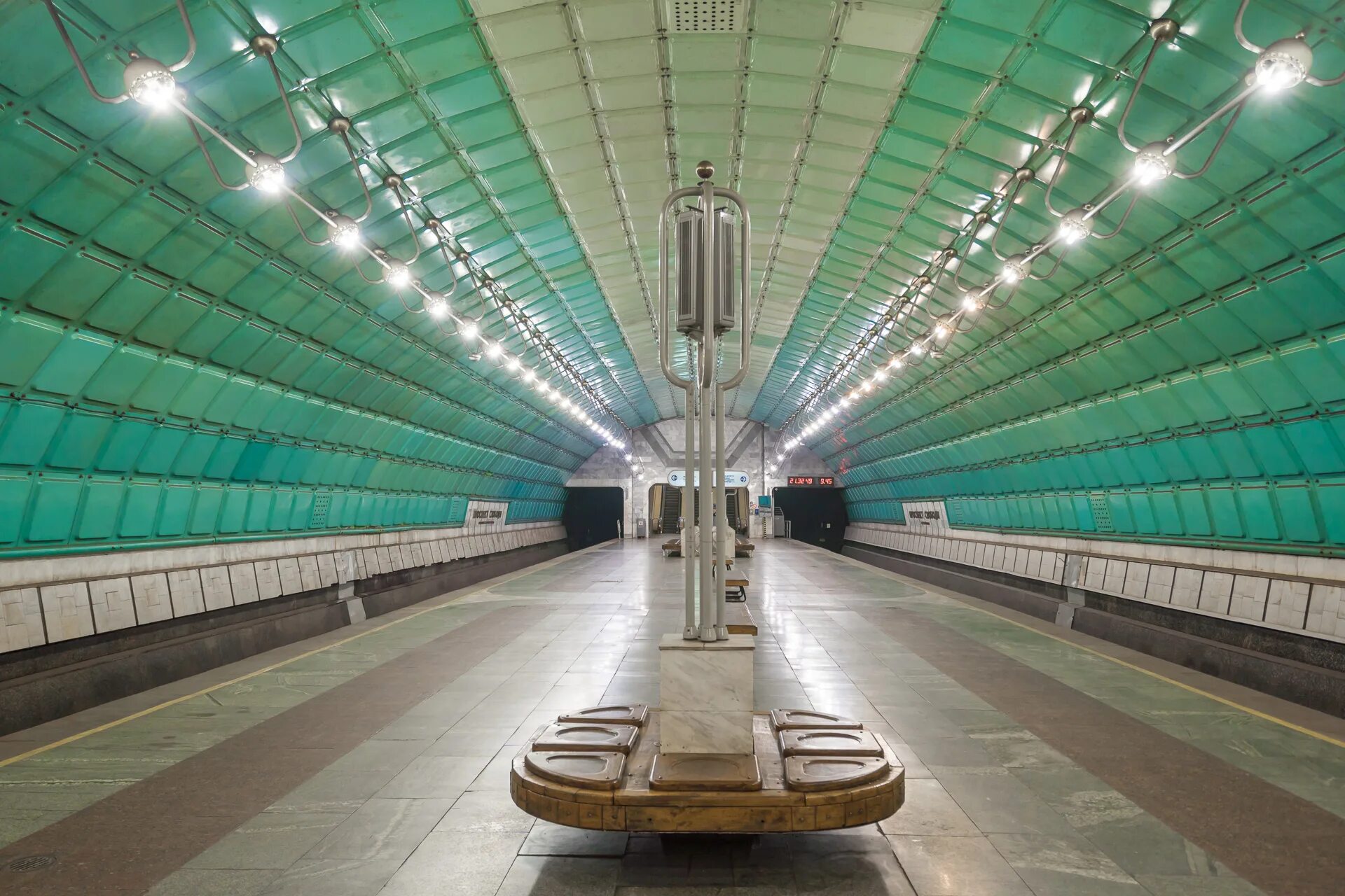 Метро киевский проспект. Станция метро проспект свободы днепр. самара станция крылья советов. кристофер хервиг станции. станция днепр киевского метро.