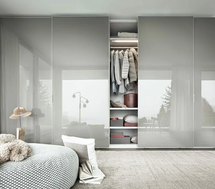 Двери в гардеробную в квартире. Шкаф купе Sliding-Door Wardrobe. Шкаф armadio Wardrobe. Беспрофильная система для шкафа купе. Шкаф купе тренды 2022.