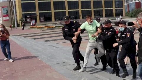Приходила домой полиция