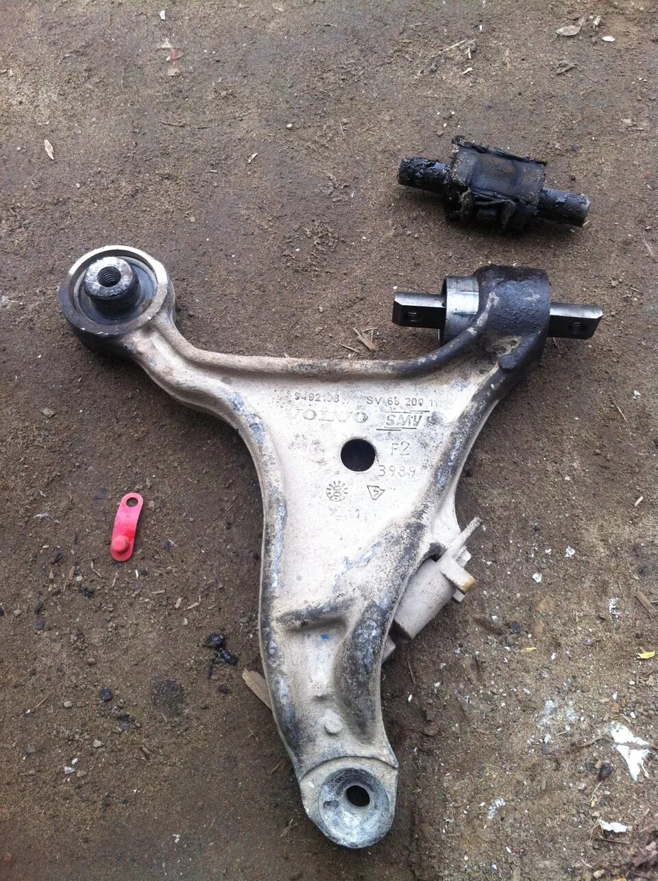 Сайлентблок переднего рычага volvo s60. Сайлентблок переднего рычага volvo xc70. Сайлентблок переднего рычага volvo xc70. Сайлентблок переднего рычага вольво хс70. Сайлентблок переднего рычага вольво хс60.
