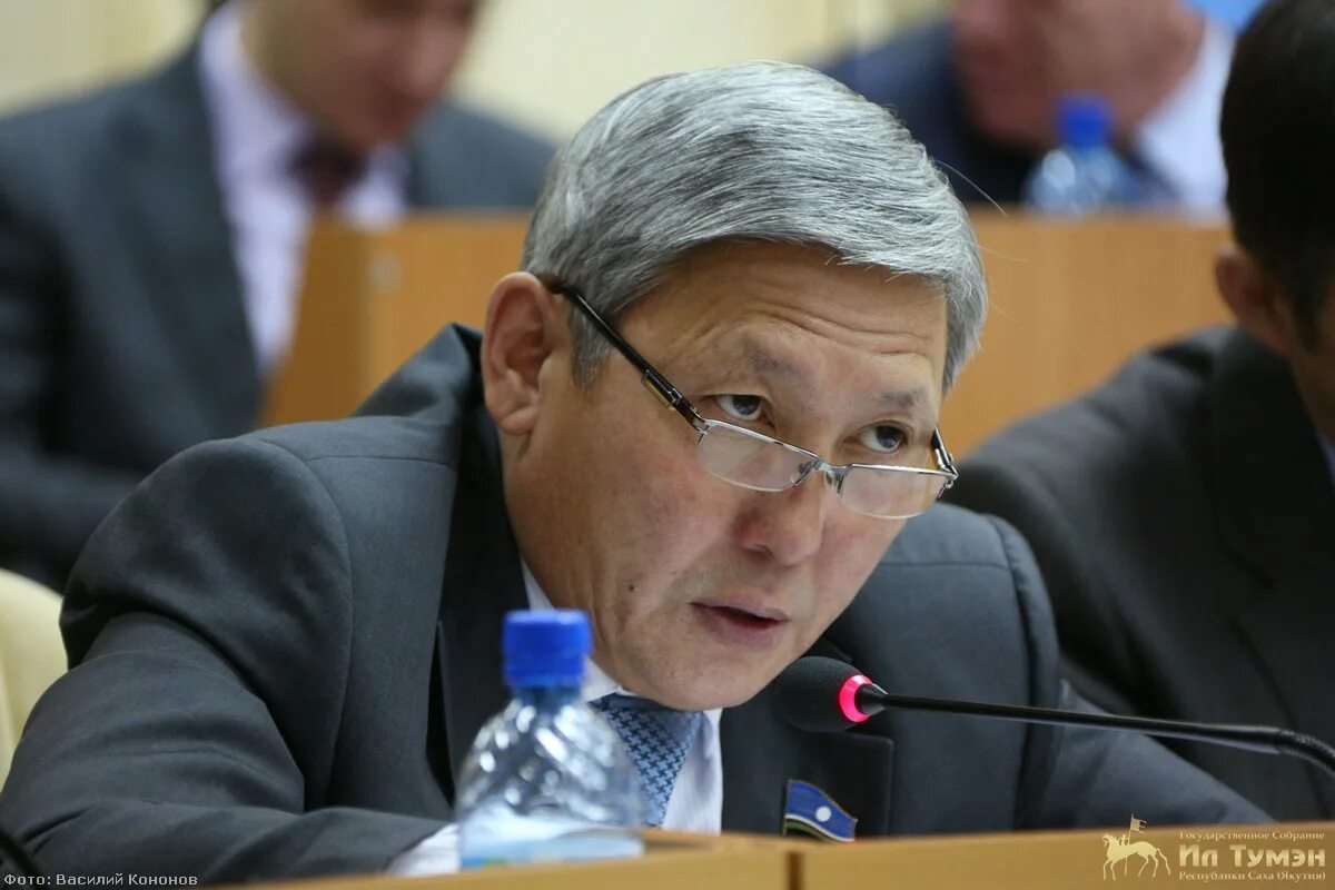 Флаг якутии. Ил тумэн четвертый созыв. Стихи про якутию. Уполномоченный по правам человека в якутии гурьева. Кодекс республики саха.