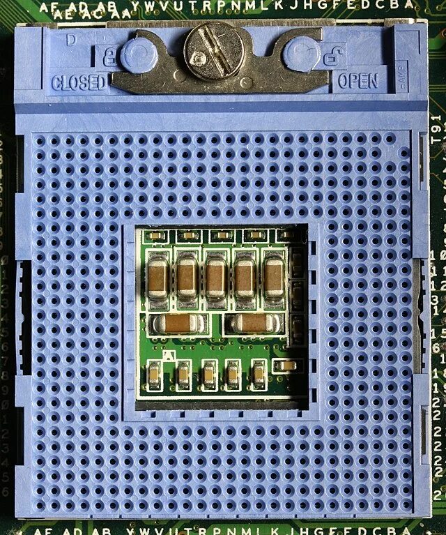 Socket emit. 479 сокет. процессор сокет 479. 478 сокет 479 socket p отличия. socket mpga478mt.