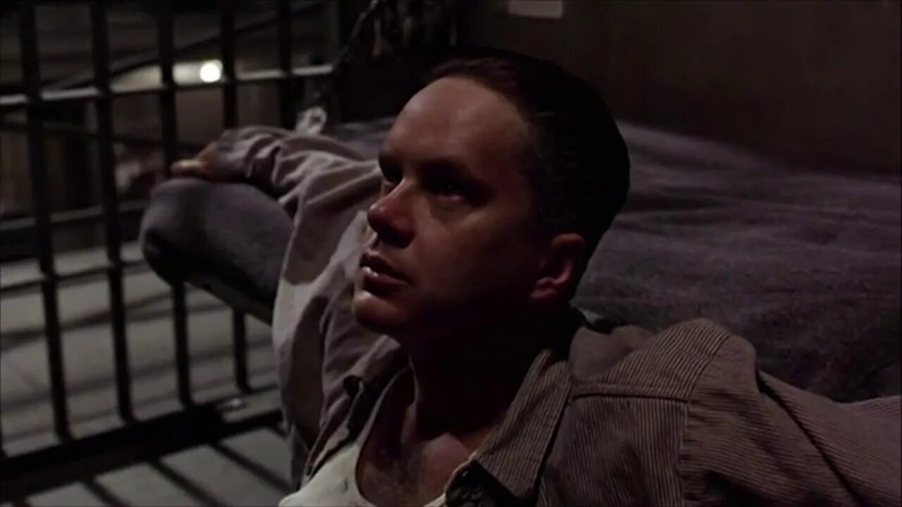 Побег из шоушенка содержание. Побег из шоушенка (1994). кадр из побег из шоушенка. побег из шоушенка кадры.