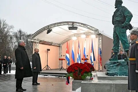 Выступил на открытии памятника