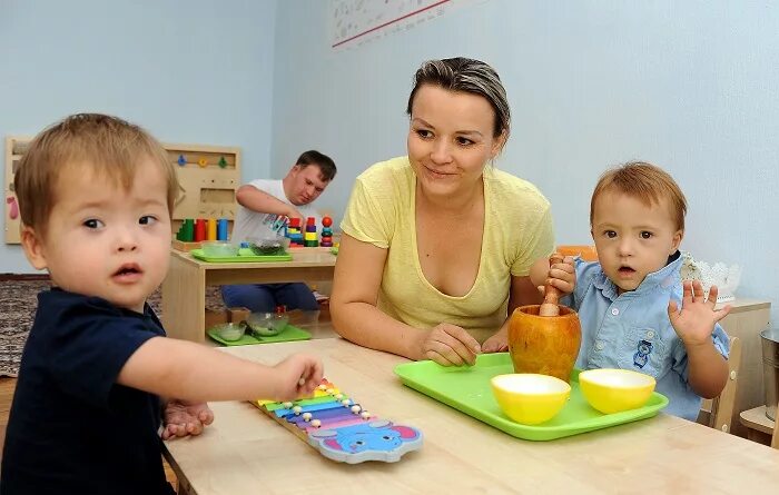 Дцп дауны. Игрушки для детей даунов. Игрушки для детей даунов. Занятия для детей даунов. Дети с умственной отсталостью в школе.