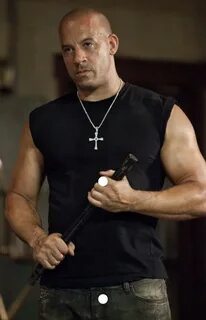 жатып сиськи арасында мастурбация жасайды