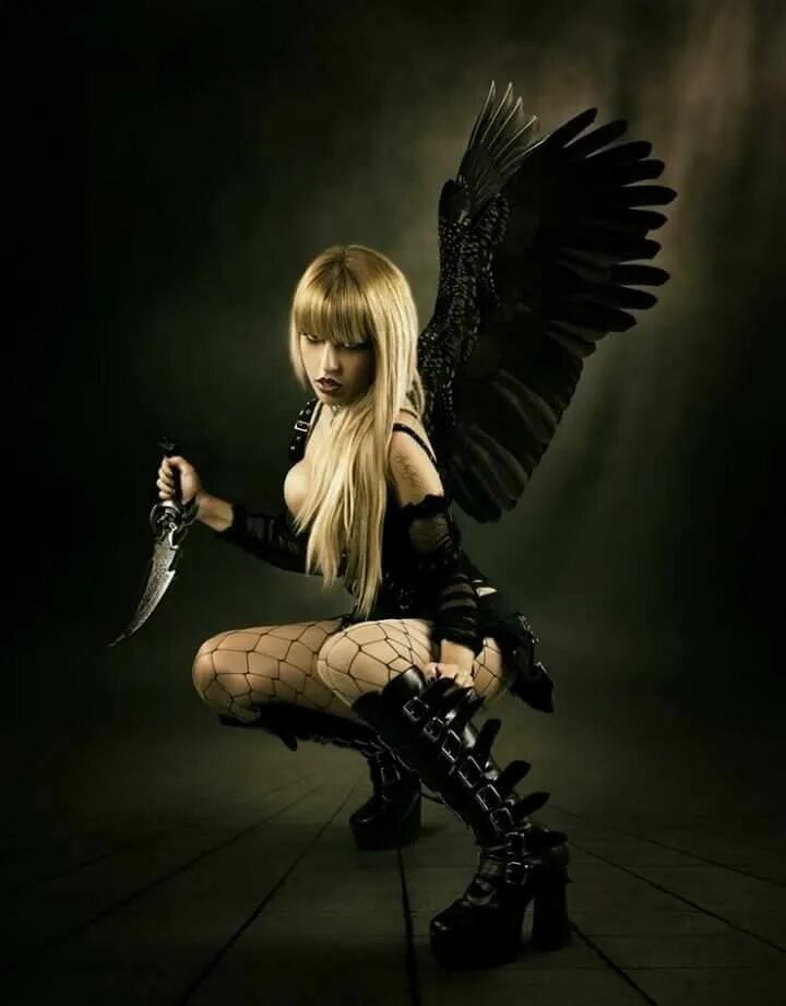 Энджел модель. Black angel модель. модель падший ангел. воин с крыльями ангела. падший ангел фото.