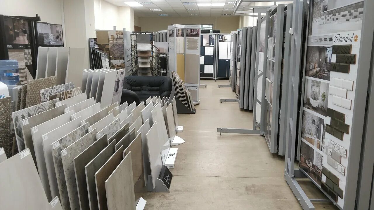 Магазин склад плитки. Плитка на строительном рынке. Строительный рынок дом 1 41 км мкад. Магазин склад плитки. Магазин склад плитки.