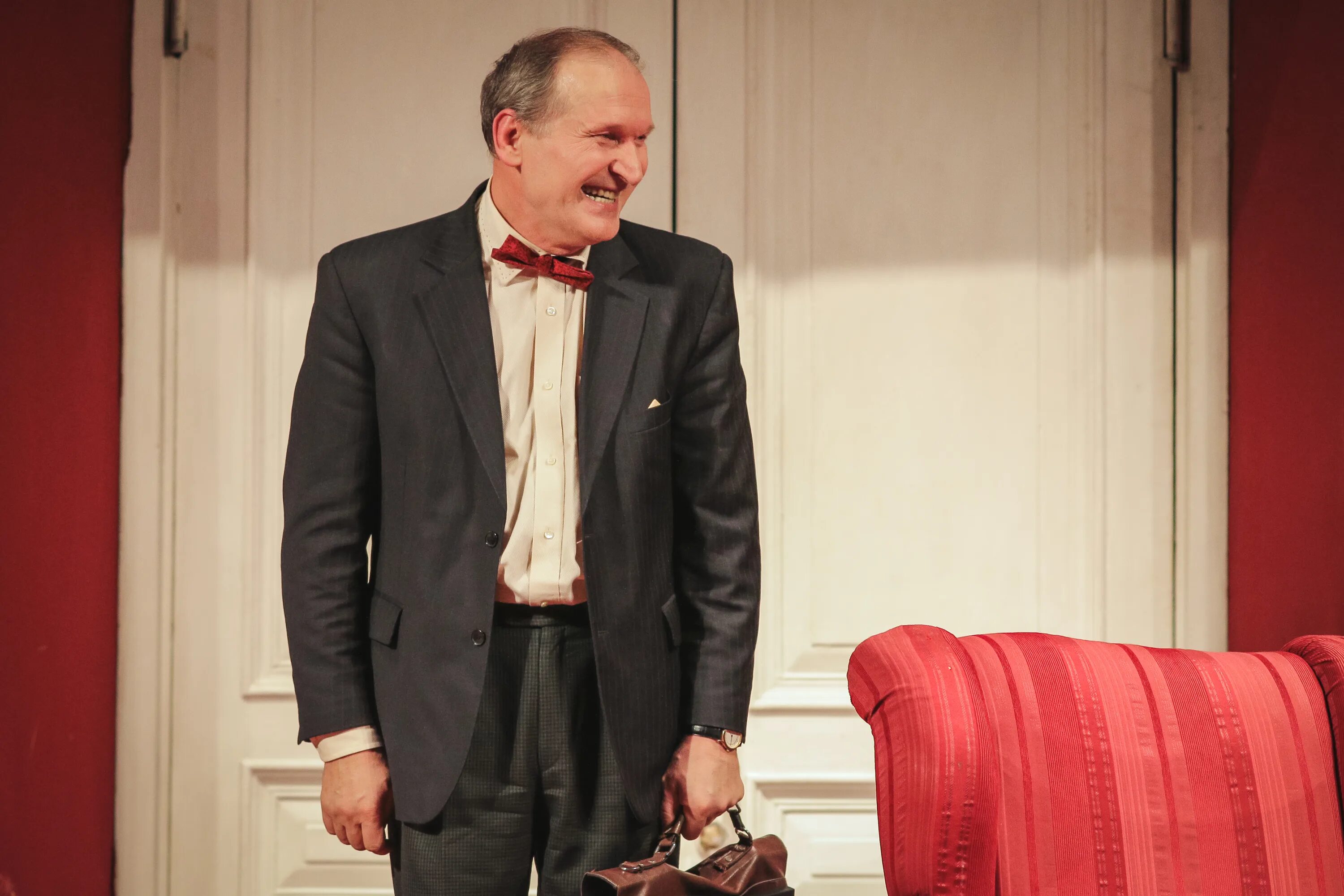 фёдор добронравов ужин с дураком. ужин с дураком спектакль с добронравовым. спектакль вершина 2022 спб. геннадий хазанов - спектакль ужин с дураком. ужин с дураком спектакль спб.