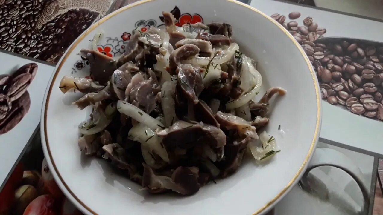 Закуска из куриных желудков. Маринованные куриные желудки. Маринованные пупки куриные. Маринованные куриные желудочки.