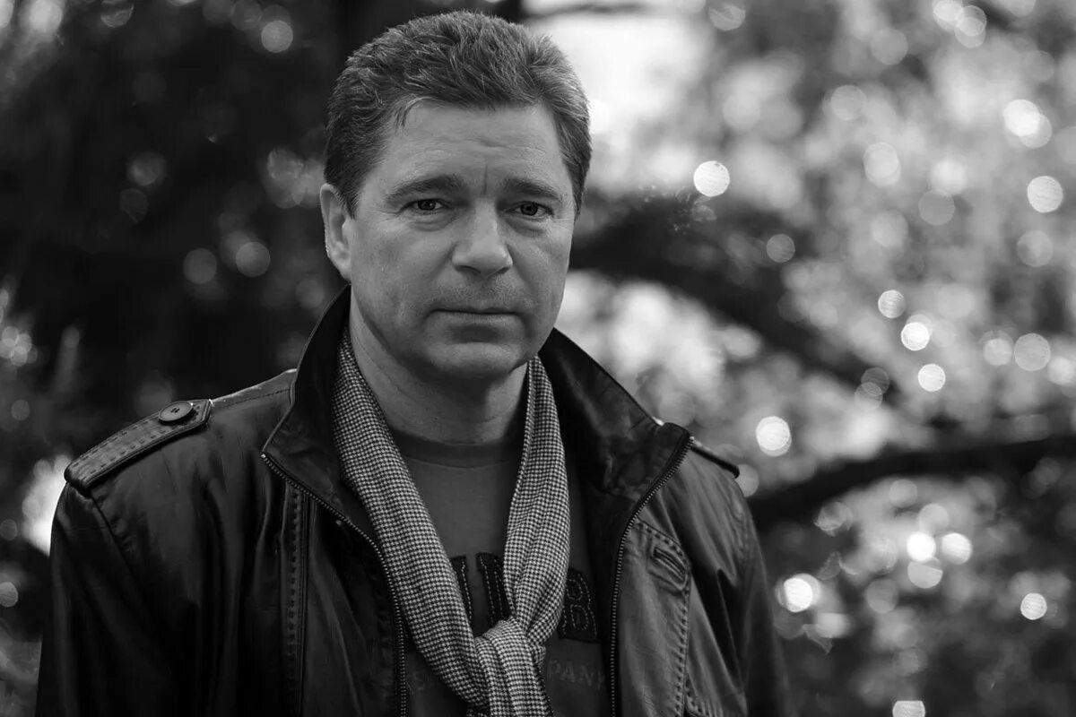 актер моховиков