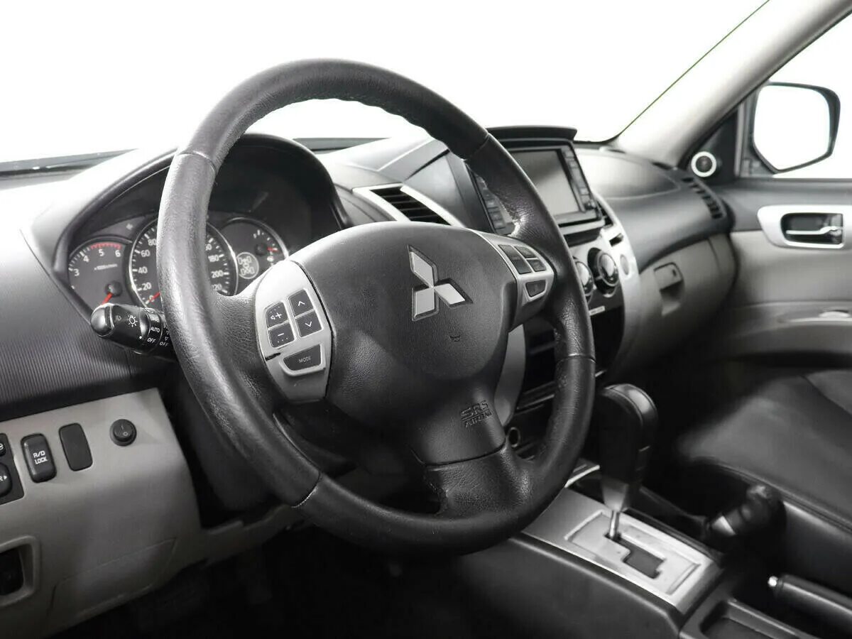 Mitsubishi pajero sport 2012. Паджеро спорт 2.5 дизель. Mitsubishi Pajero Sport 2.5. Паджеро спорт 2012 дизель. Паджеро спорт 2011 дизель.
