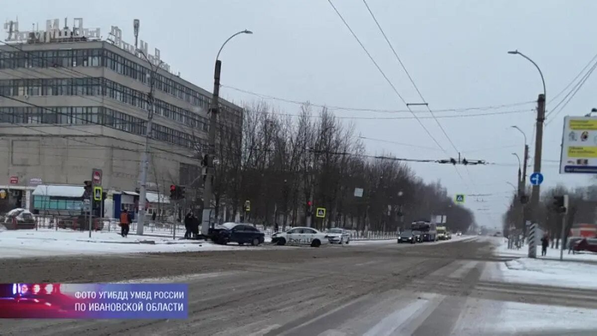 Авария на пр Строителей Иваново. Автопартнер Иваново. Улица огнеборцев Иваново фото. ДТП на Строителей Иваново сегодня.