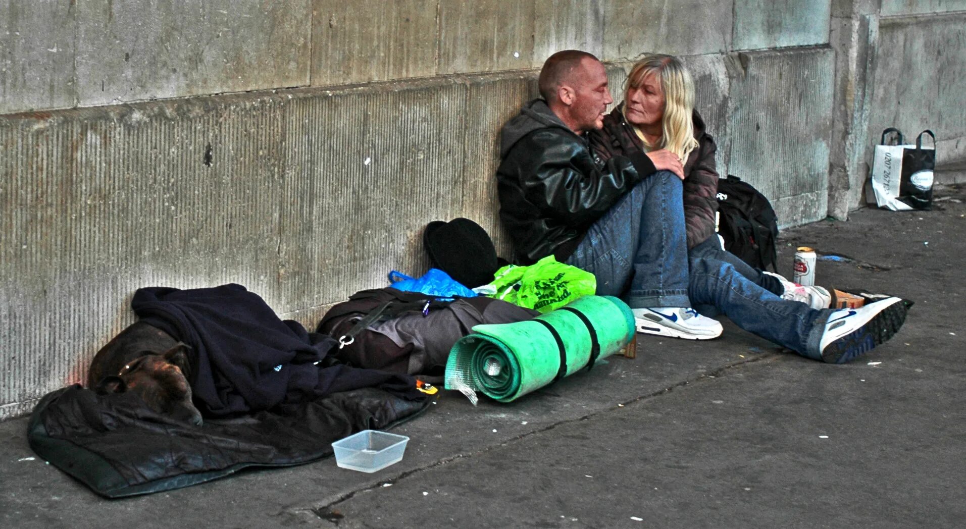 Homeless women. Ретропорнофильм homeless and Lady.