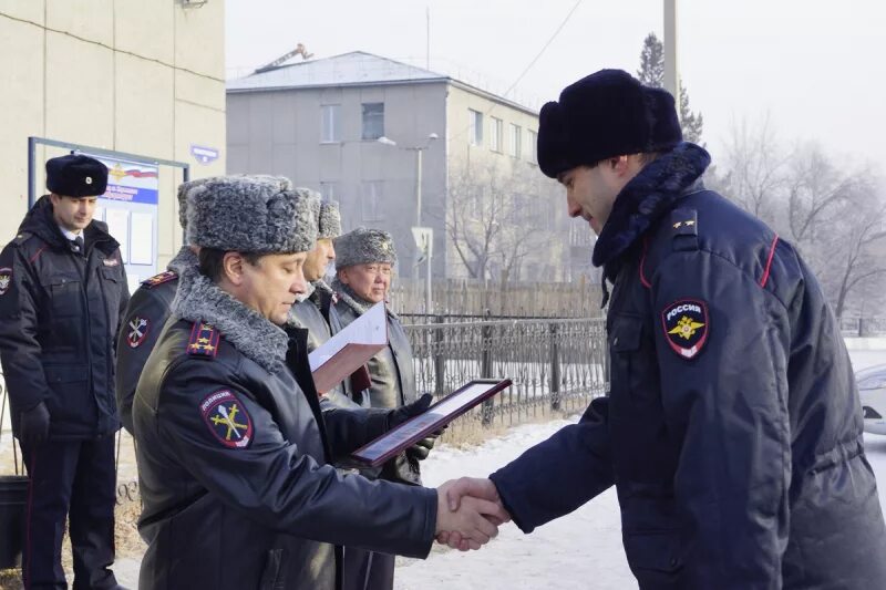 Линейный отдел телефон. Транспортная полиция. Линейная полиция. Карымское полиция сотрудники. Отделение транспортной полиции.