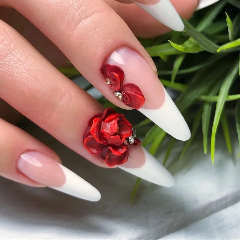 Дизайн ногтей розы. Маникюр лепка на ногтях. Розы на ногтях. Маникюр с лепкой. Красивый маникюр с розами.