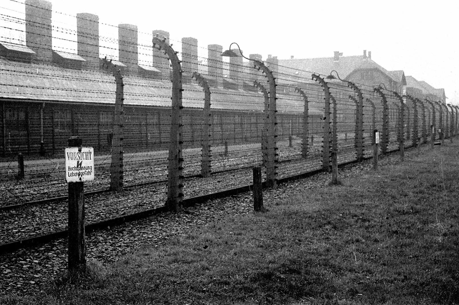 Концентрационный лагерь освенцим (auschwitz concentration camp), польша. Освенцим концентрационный лагерь аушвиц. Лагеря освенцим аушвиц-биркенау. Освенцим майданек бухенвальд. Концлагерь аушвиц-биркенау.
