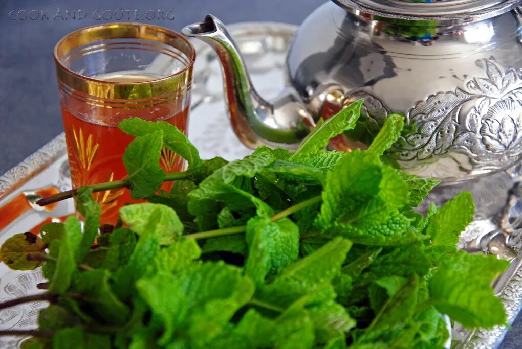 Магриб чай. Марокко чай. The a le menthe. Зеленый чай с мятой и сахаром Марокко. The a la menthe dance