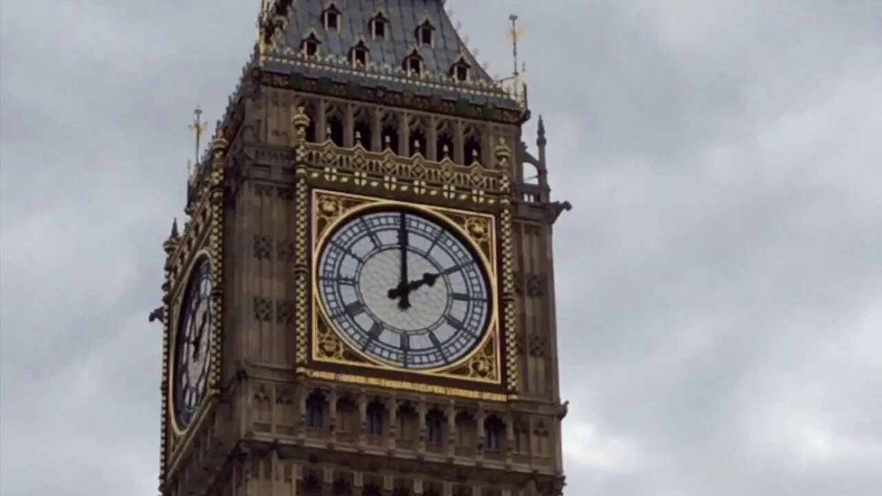 Big Ben Clock. Биг Бен 12 часов. Биг Бен 10 часов. Биг Бен с разных ракурсов. Big ben listening