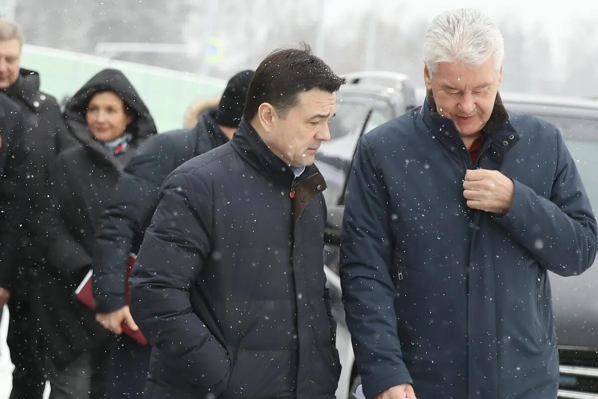 Обносов борис викторович инженер. Учитель и ученики лицей 1. Втб правление. Втб правление. Губернатор воробьёв посетил лзос.