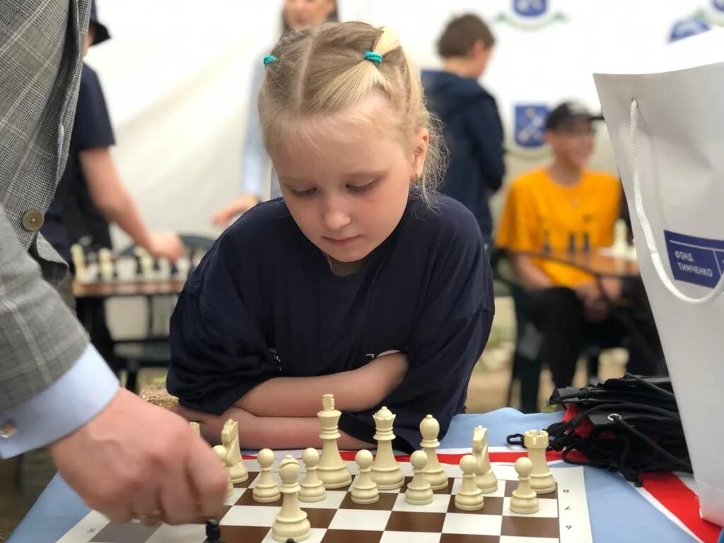 Школа шахмат для детей. Шахматы для детей. Шахматист петербург. Шахматист петербург. Профессионализм шахматы.