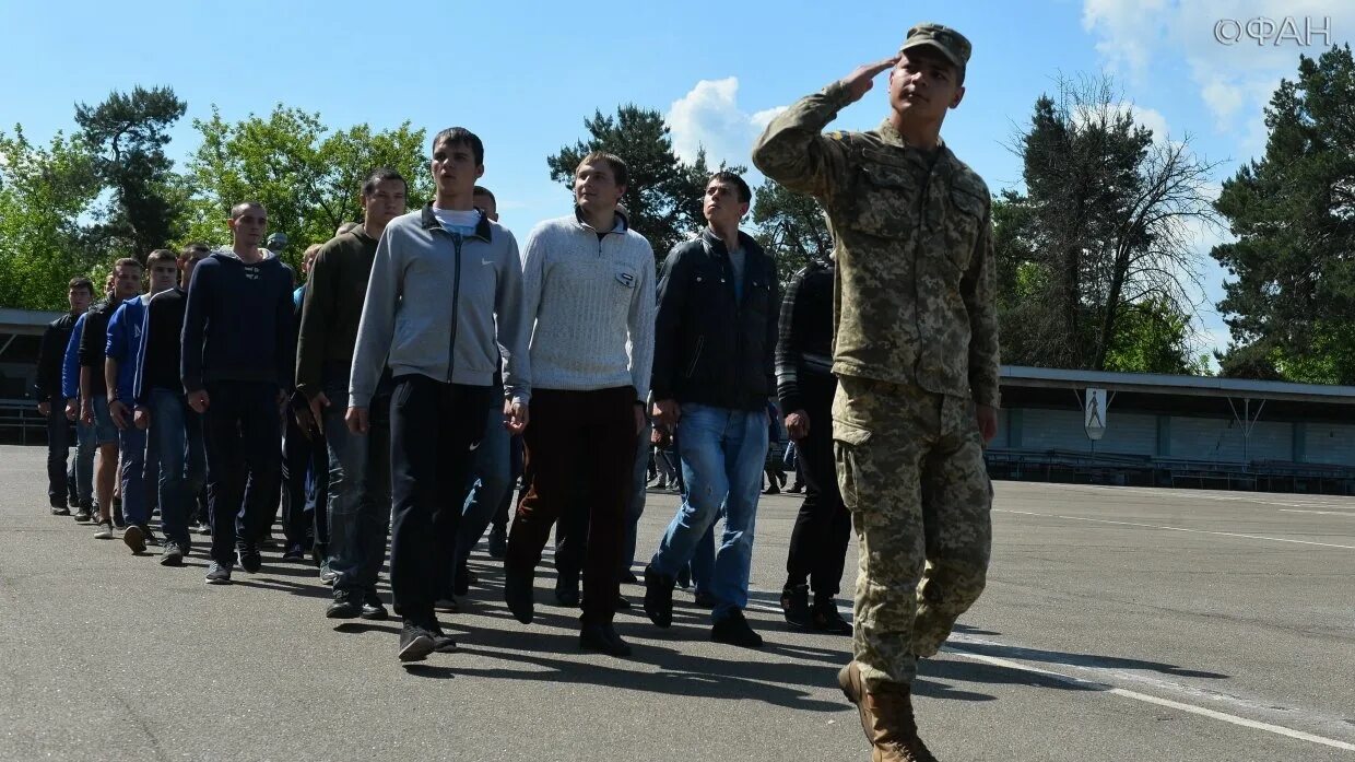 На украине ловят. Призывники на Украине. Украинские призывники. Призыв в ВСУ. Новобранцы Украины.