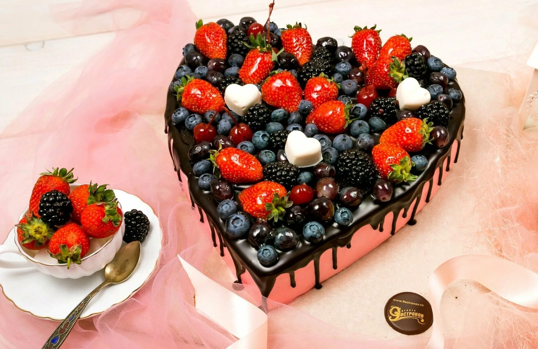 Торты вкус рая. Торты в свердловском. Торт от бисквитный двор. Торты в свердловском. Торты в свердловском.