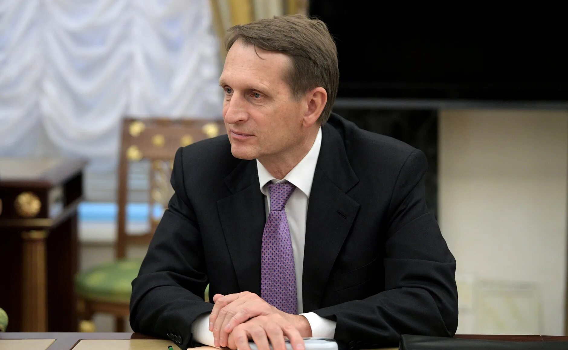 нарышкин на совбезе. нарышкин мемы. нарышкин сергей евгеньевич 2022. нарышкин совет безопасности. глава свр сергей нарышкин.