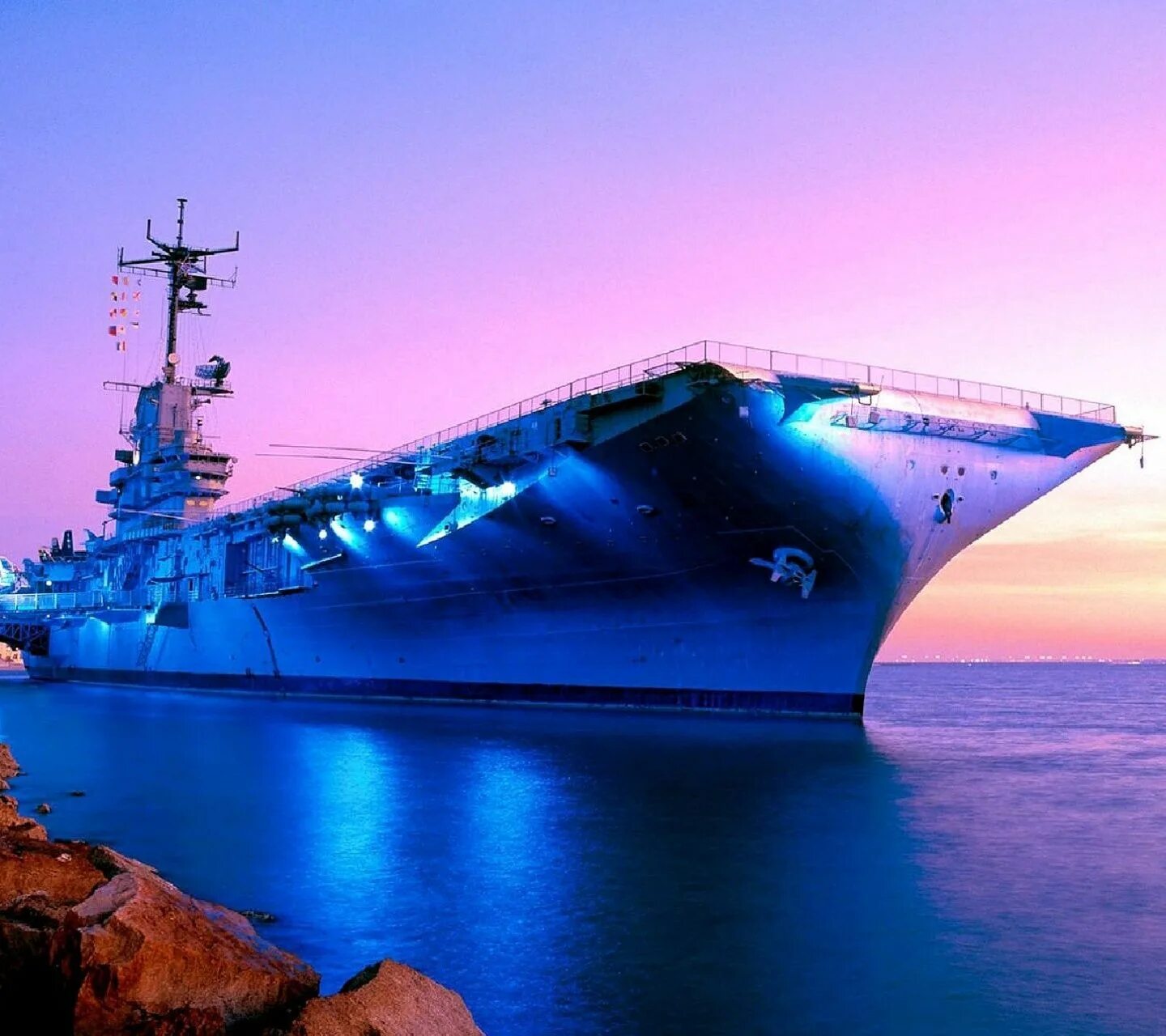 Корабли современные. Военный корабль. Современные военные корабли. Корабль в море. С корабля современности