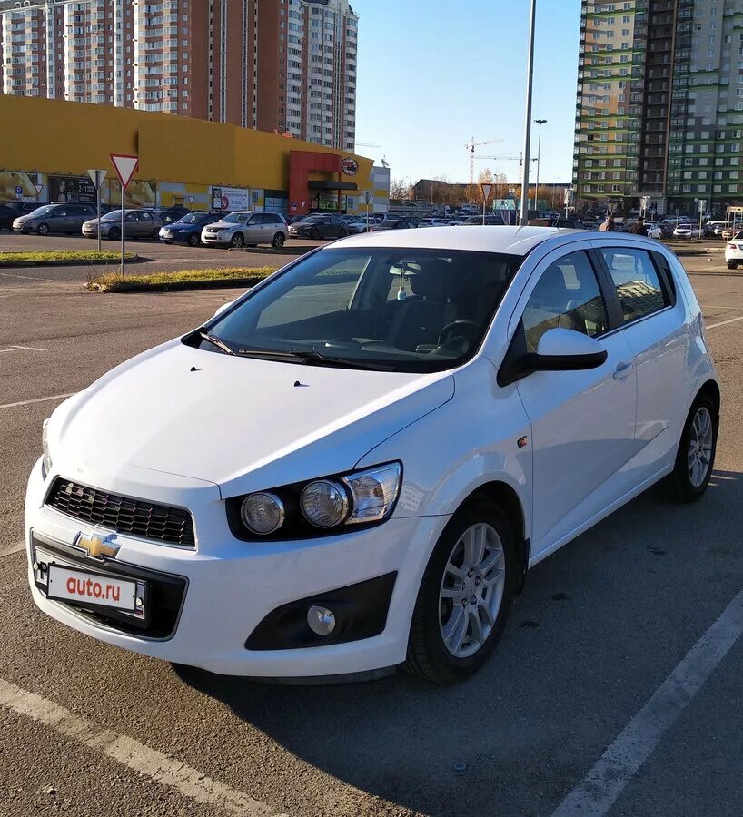 Chevrolet Aveo 2012 хэтчбек. Chevrolet Aveo 2012 белый хэтчбек. Шевроле Авео хэтчбек 2012 автомат. Шевроле Авео т300 2012 хэтчбек. Автомобили хэтчбек с пробегом