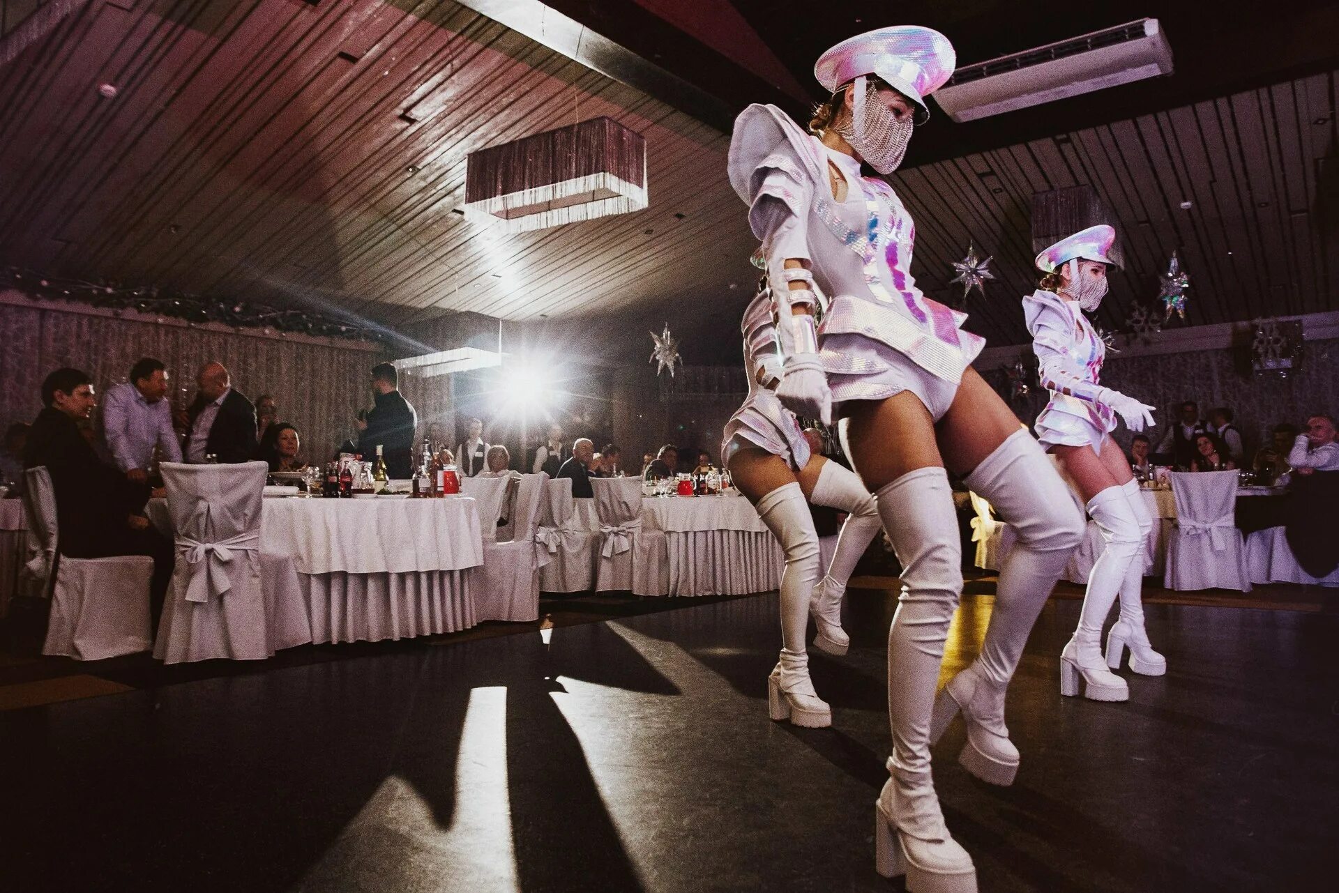 Show go go. Гоу гоу шоу. go go шоу. шоу москоу гоу. lets.go.show тула.