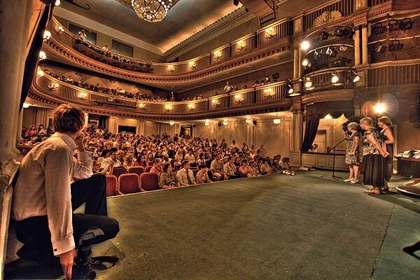 Театр пушкина места. Театр имени а.с. Пушкина основная сцена. Театр Пушкина Москва. Театр Пушкина Москва сцена. Театр им Пушкина основная сцена