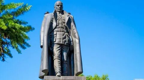 Памятник колчаку