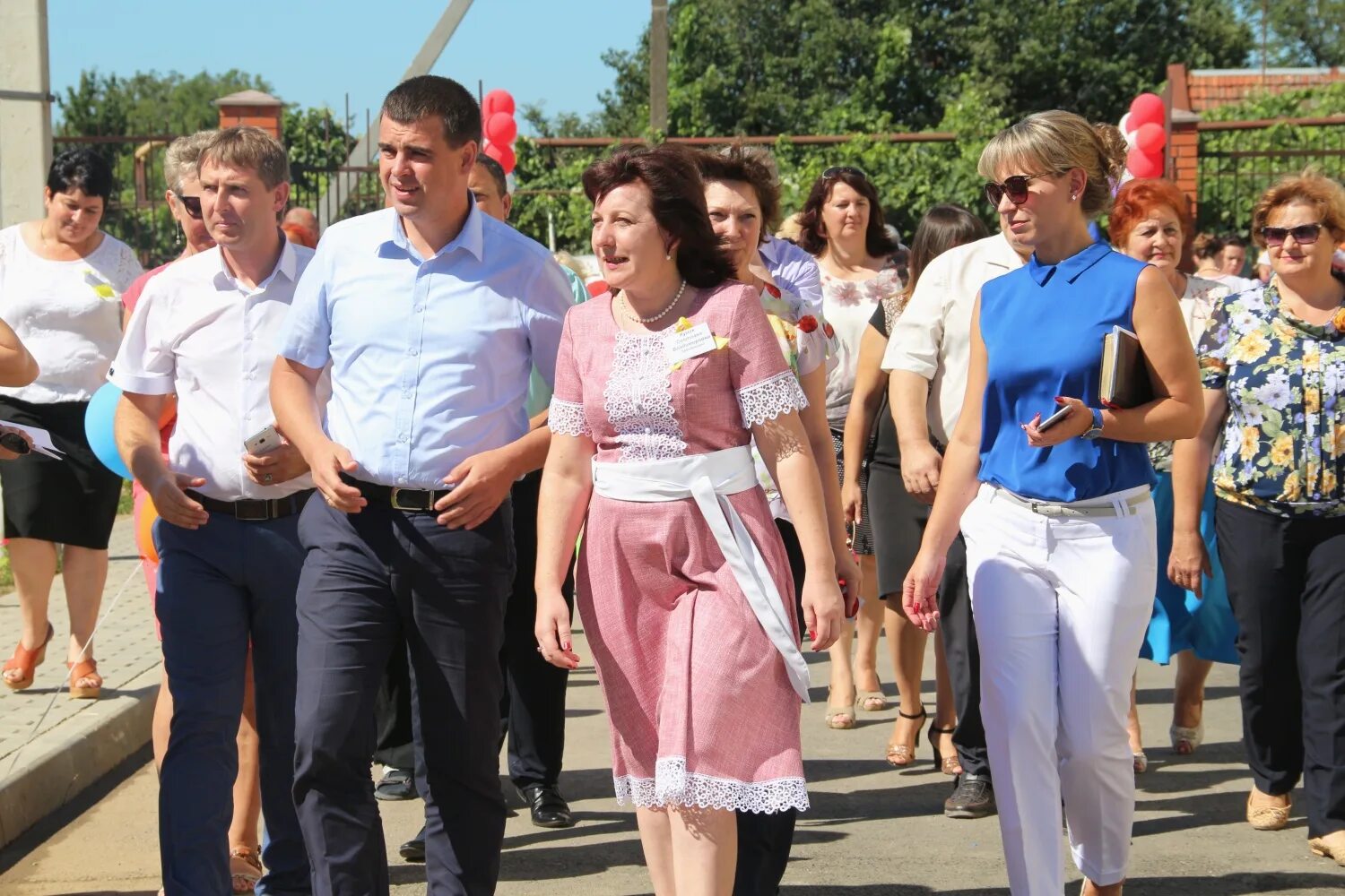 Подслушано в старотитаровской в контакте барахолка. Администрация станицы Старотитаровской. Ст. Старотитаровская садик лучик. Подслушано в Старотитаровской. Садик 34 Старотитаровская.