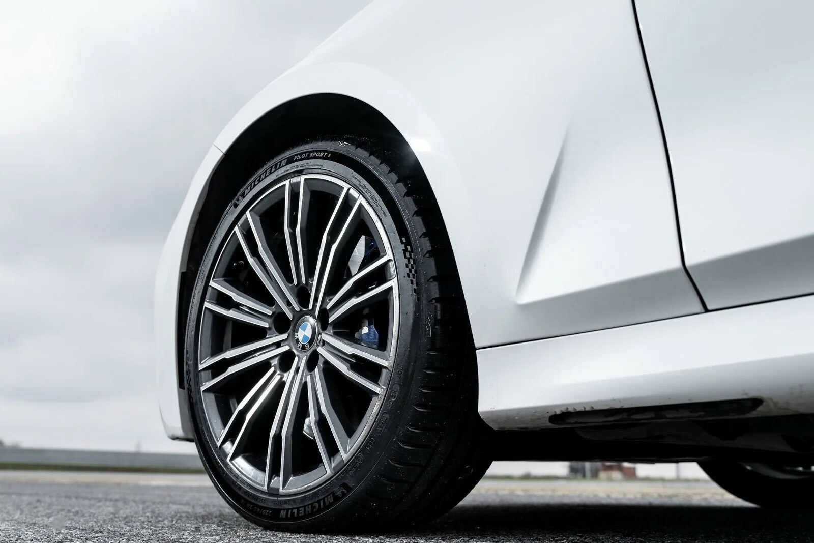 Мишлен Пайлот спорт 5. Michelin Pilot Sport s 5 2023. Шины Michelin Pilot Sport 5. Michelin Pilot Sport ev SELFSEAL. Michelin pilot sport a s